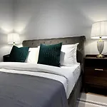 The Luxe By Infinitum Suites
