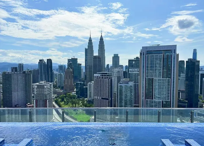 The Luxe By Infinitum Suites